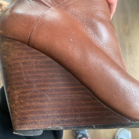 Guess brown wedge boots size 8 - Picture 2 of 6